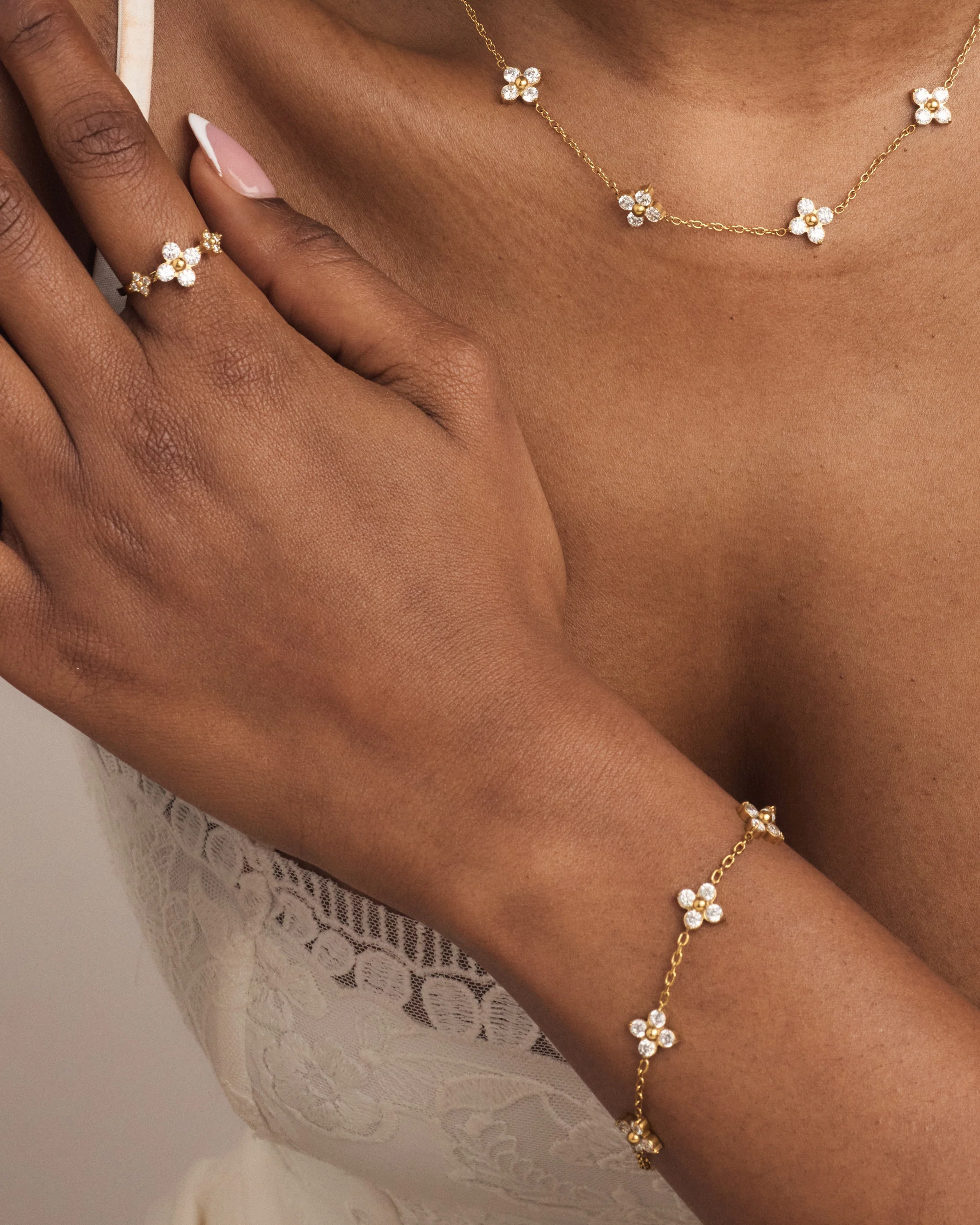 Lumi Clover Bracelet - Image 3